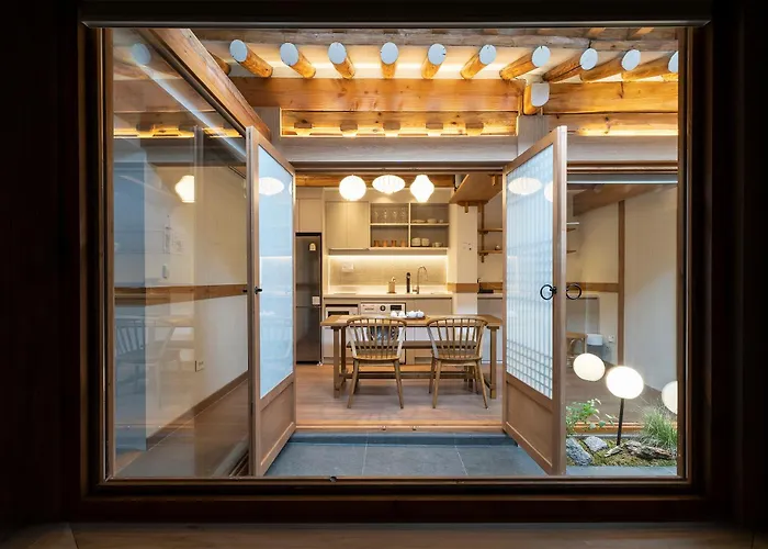Luxury Hanok Graceful Haven Villa